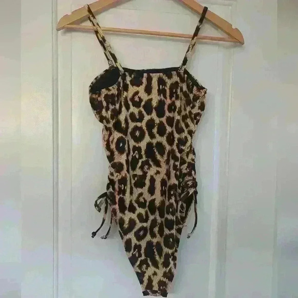 AMAZON | Women's Tan/Black Animal Print Square Neck High Cut One Piece … - Picture 4 of 6